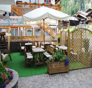 Bernard Hotel Canazei Bagian luar foto